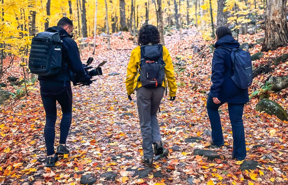 Équipe de tournage de Propulse-toi en production vidéo sur le terrain