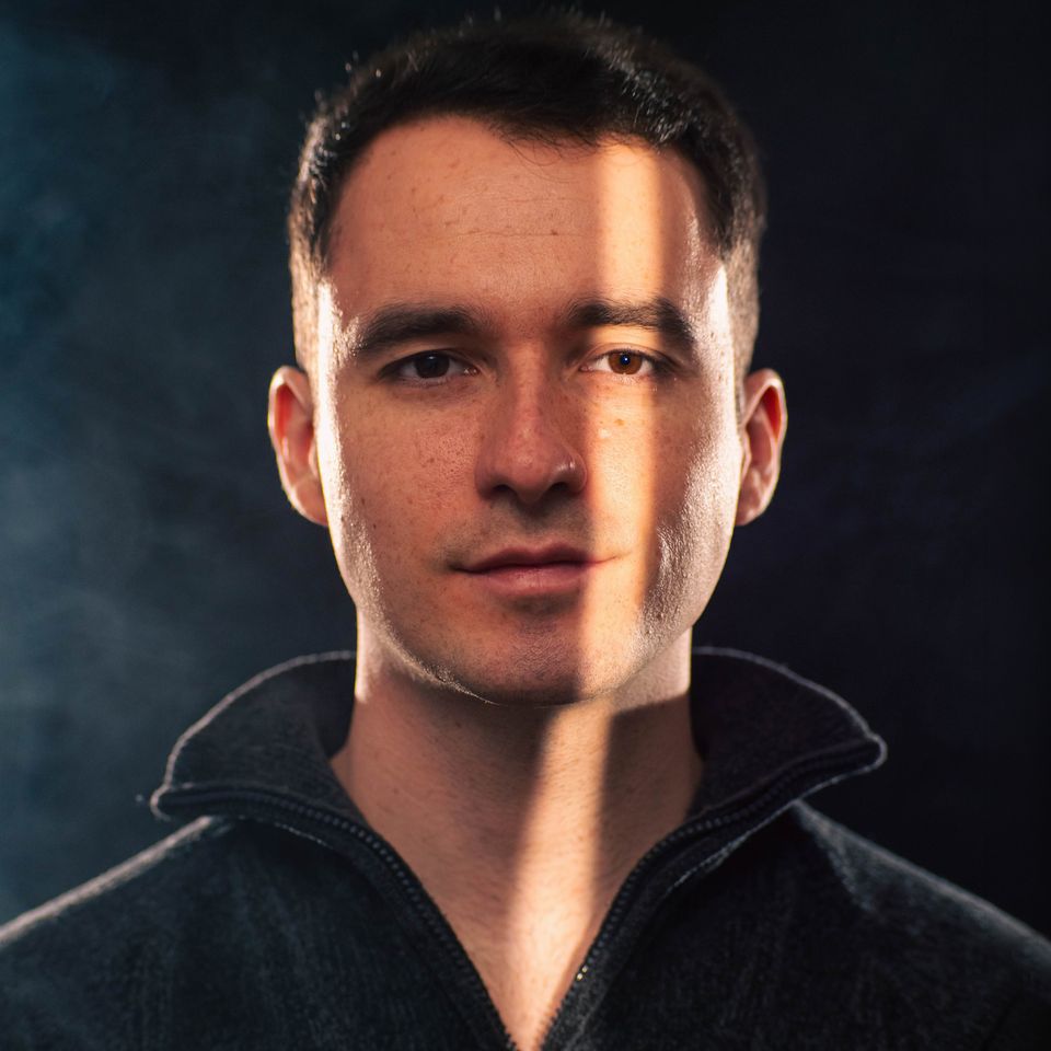 Portrait d’Alexis Morel, fondateur de Propulse-toi, format carré